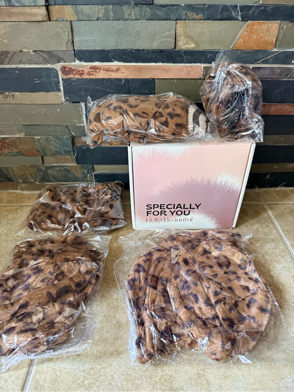 Faux Fur Bucket Hat and Glove Set 5-Piece Brown Leopard Women New FAST SHIPPING